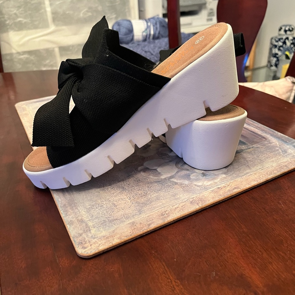 Bernie Mev Black and White Platform Sandals with Bow Detail